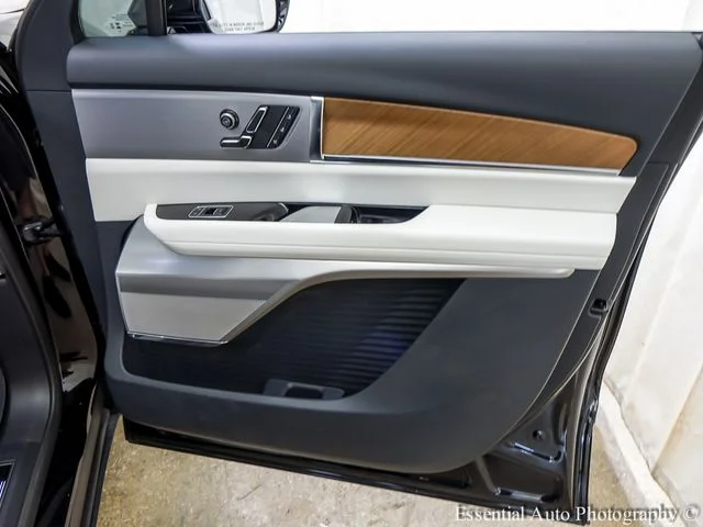 2026 Cadillac VISTIQ Luxury - Photo 31