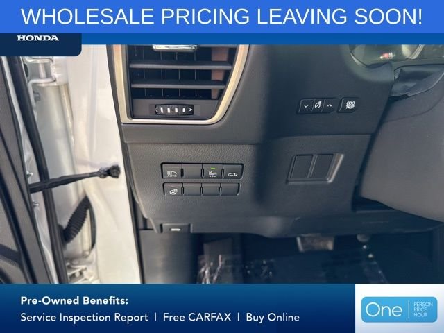 Used 2020 White Pearl Lexus 300h image 22