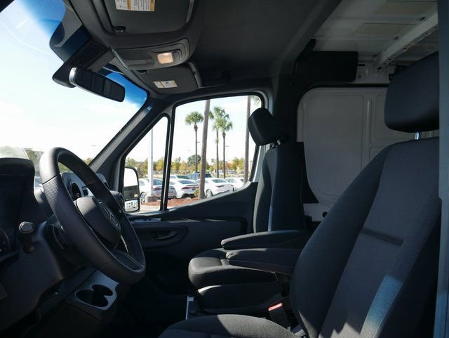 New 2026 Arctic White Mercedes-Benz Cargo 144 WB image 38