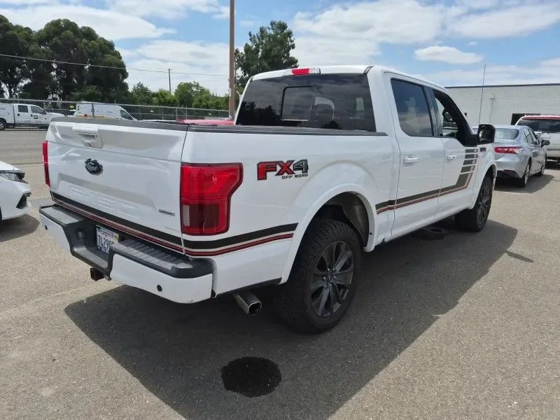 Used 2018  Ford Lariat image 5