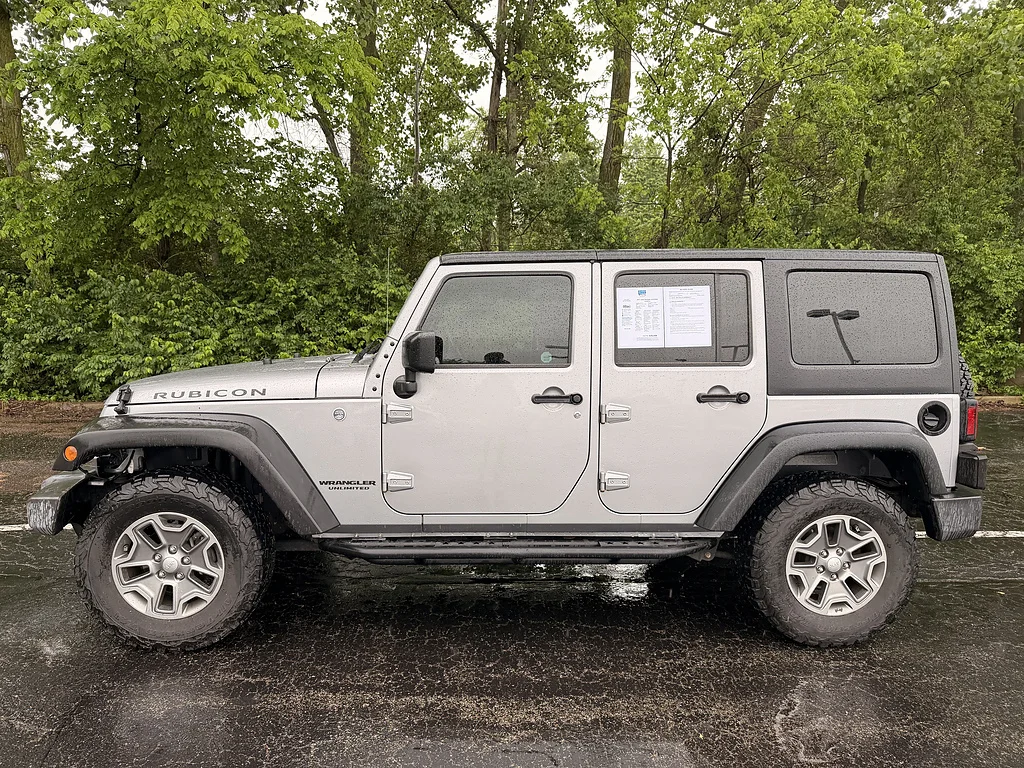 Used 2017 Billet Silver Metallic Clear Coat Jeep Rubicon image 6
