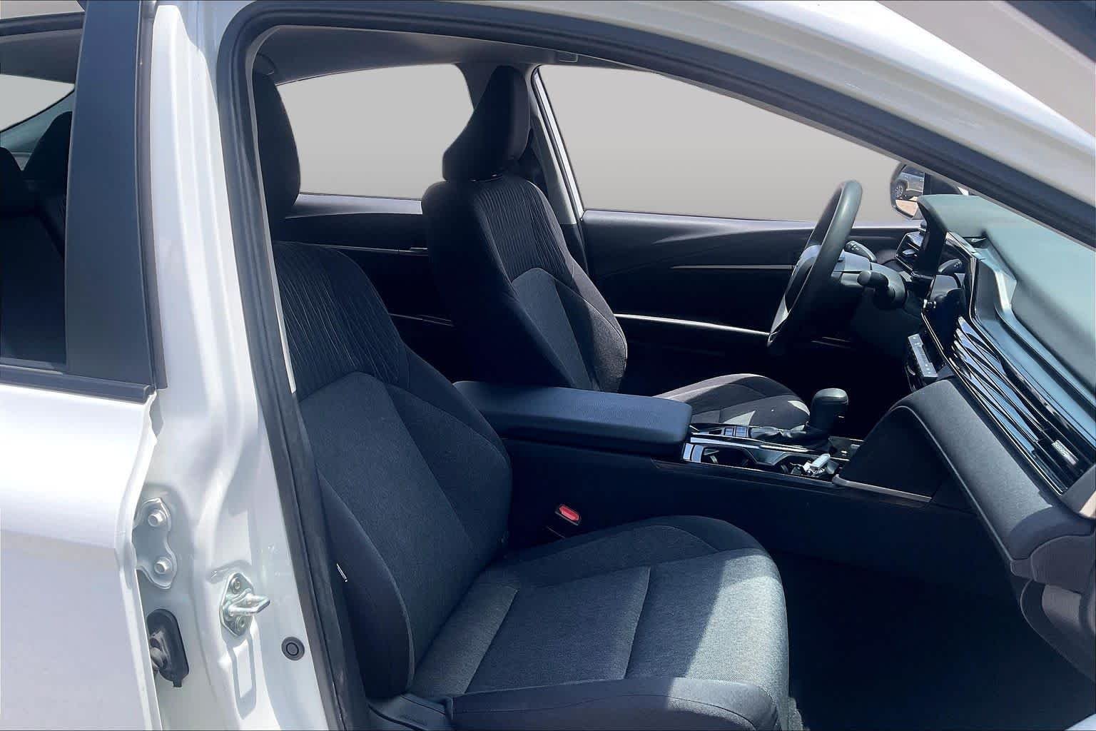 Used 2025 Ice Cap Toyota LE image 9