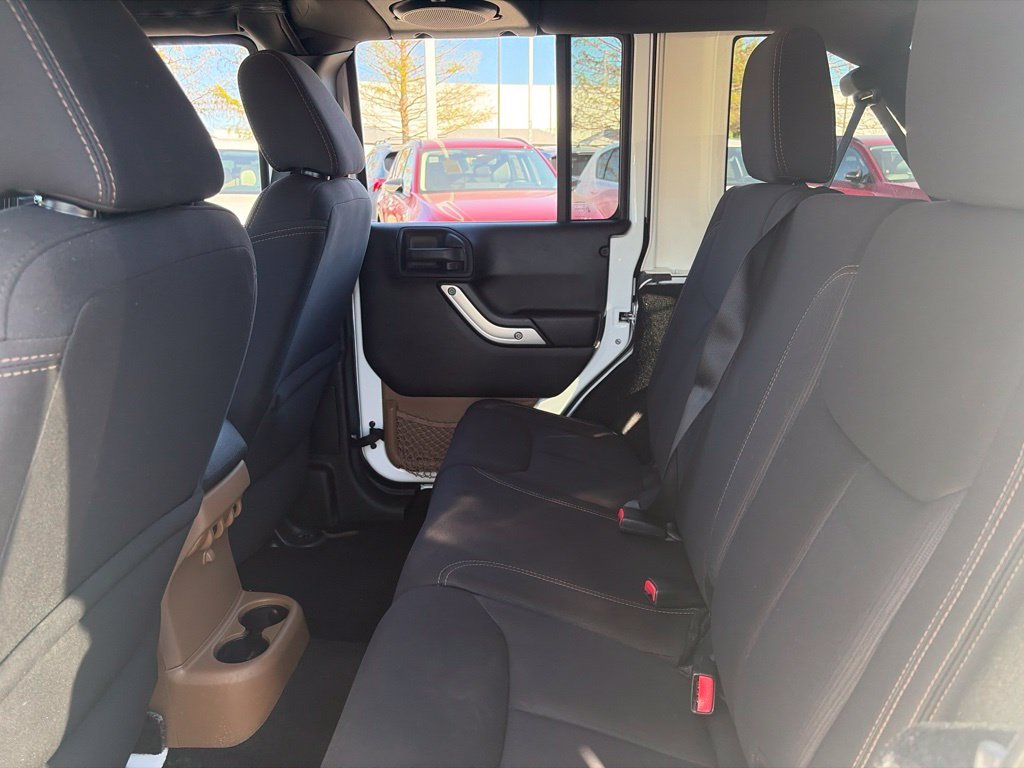 Used 2013 White Jeep Unlimited Sahara image 16