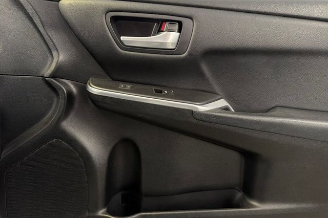 Used 2016 Super White Toyota SE image 22