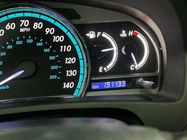 Used 2014 White Toyota XLE image 13