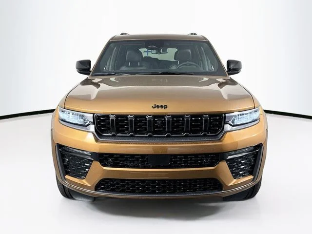 New 2026 Copper Shino Metallic Clear-Coat Exterior Paint Jeep Limited image 2
