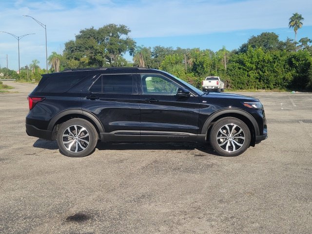Used 2025 Black Ford ST-Line image 4