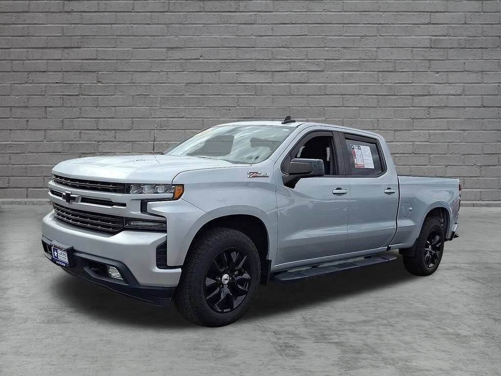 Used 2020 Silver Ice Metallic Chevrolet RST image 34