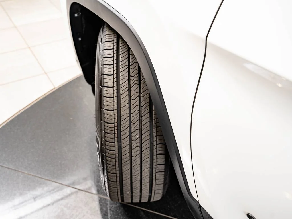 Used 2019 Bright White Clear Coat Jeep Latitude image 50