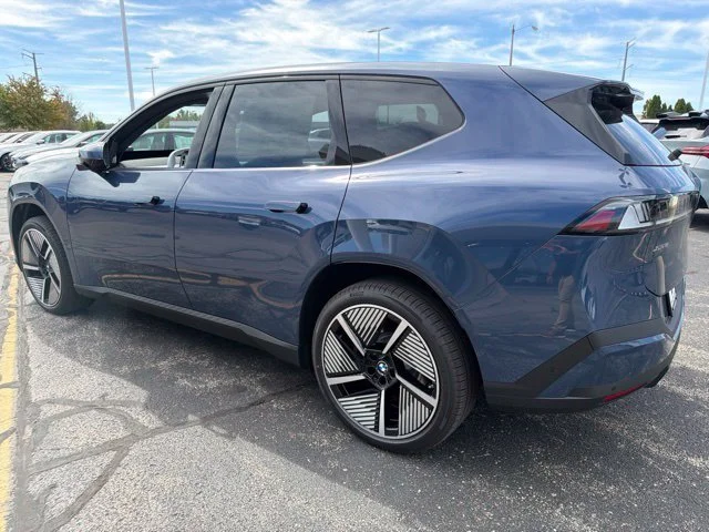 New 2027 Ocean Wave Blue Metallic BMW  image 6
