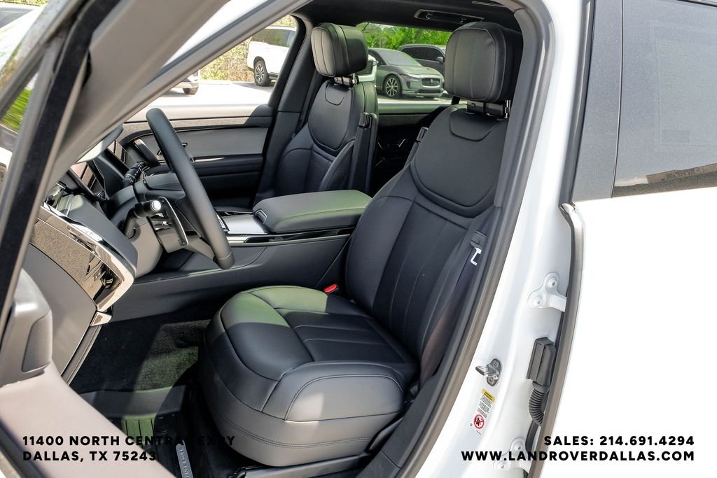 New 2026 Ostuni Pearl Wht Prem Met Land Rover Dynamic SE image 34