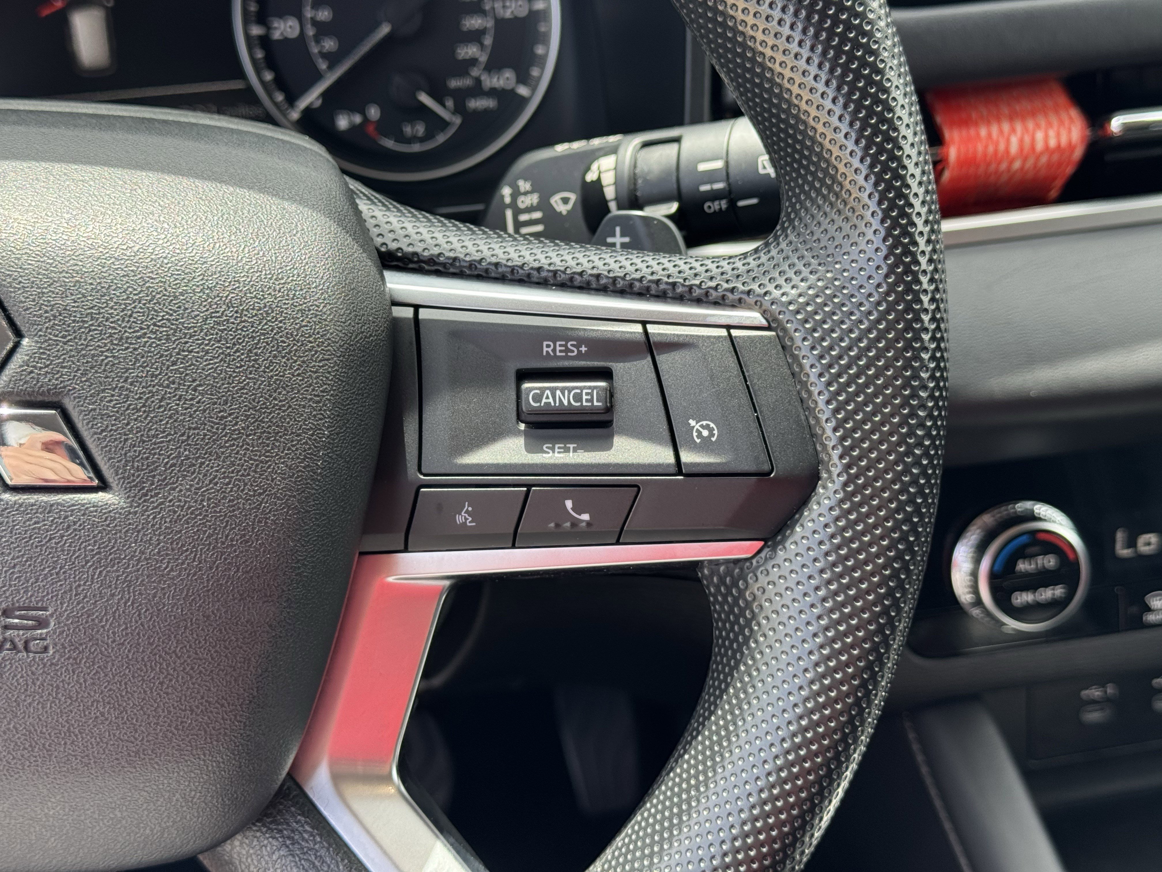 Used 2025  Mitsubishi ES image 26