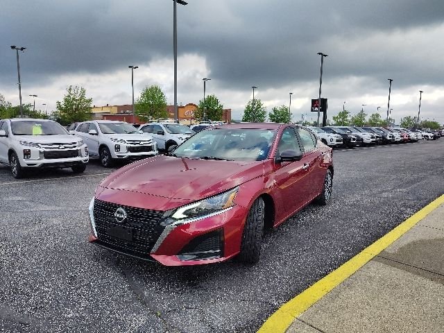 Used 2025 Red Nissan 2.5 SV image 3