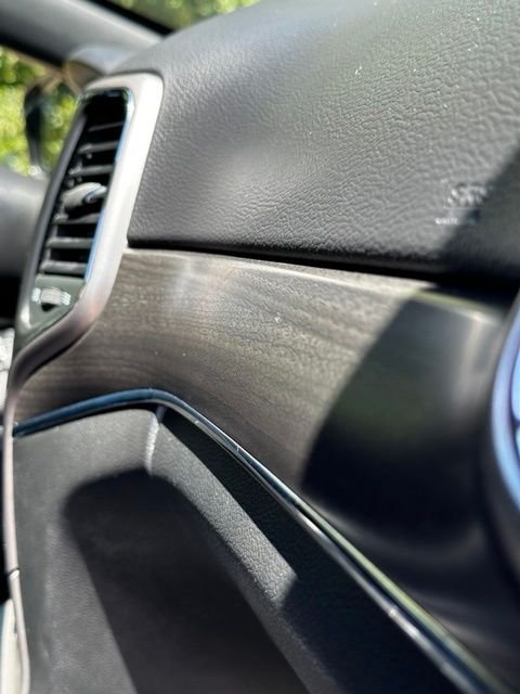 Used 2018 Billet Silver Metallic Clearcoat Jeep Limited image 31