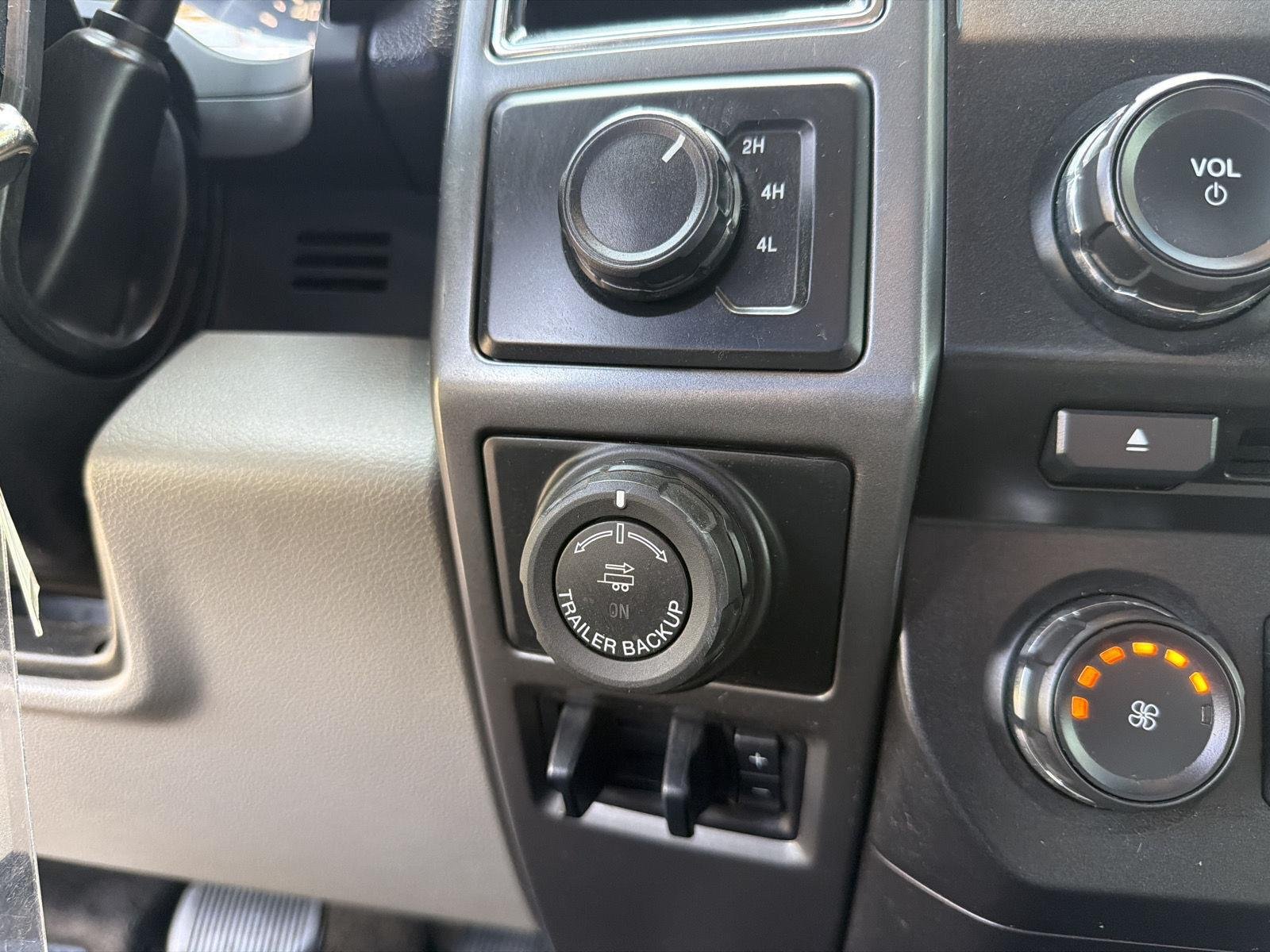 Used 2018 Ingot Silver Metallic Ford XLT image 20