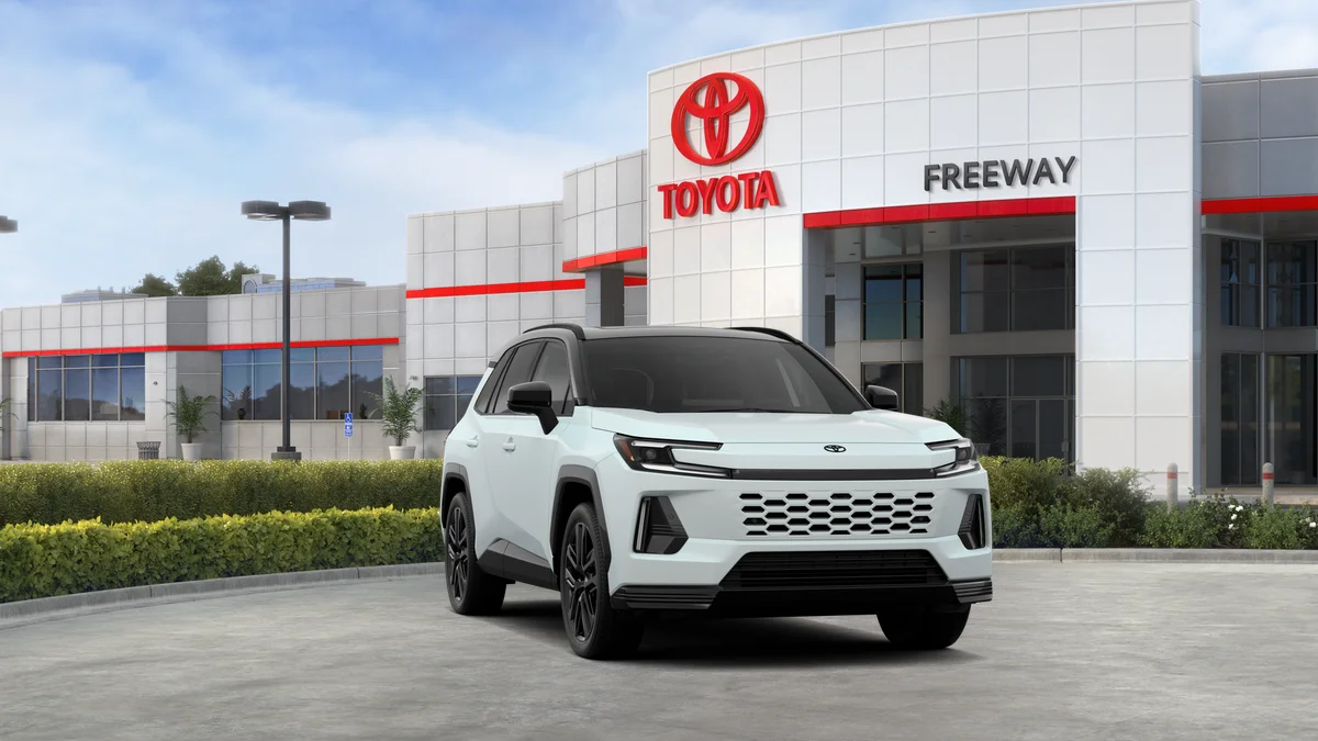 New 2026 Wind Chill Pearl with Midnight Black Metallic roof Toyota XSE image 16