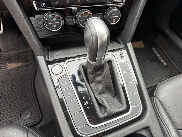 Used 2019 Black Volkswagen 2.0T SE image 22