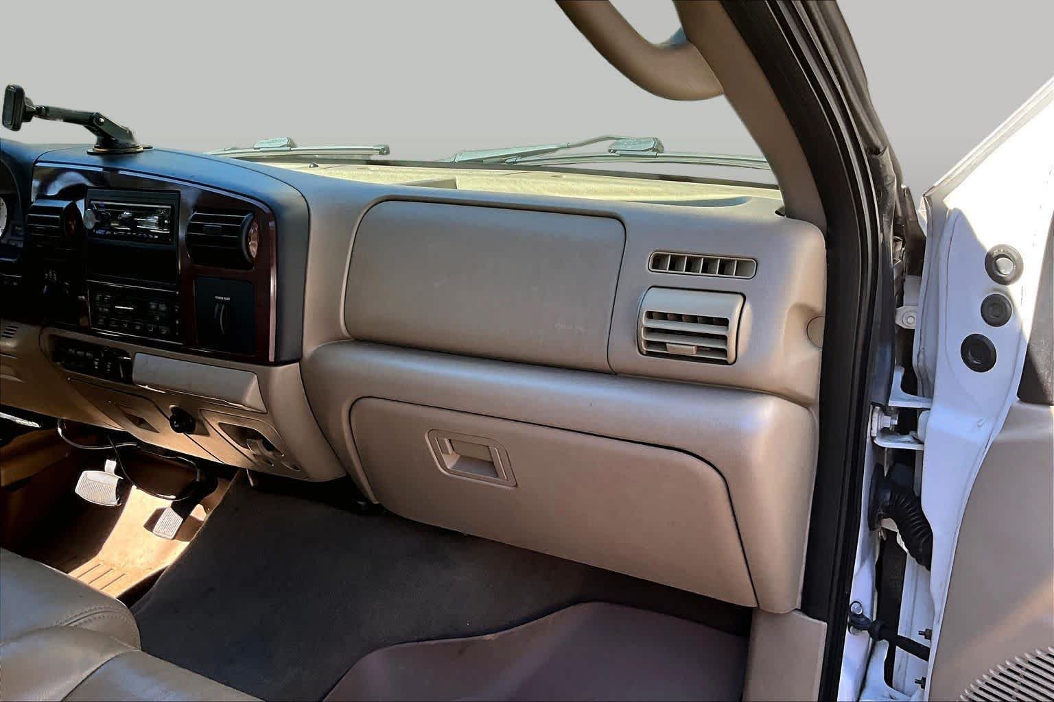 Used 2005  Ford Lariat image 17