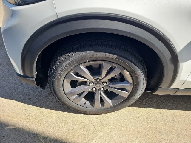 New 2026 Star White Metallic Tri-Coat Ford Active image 36