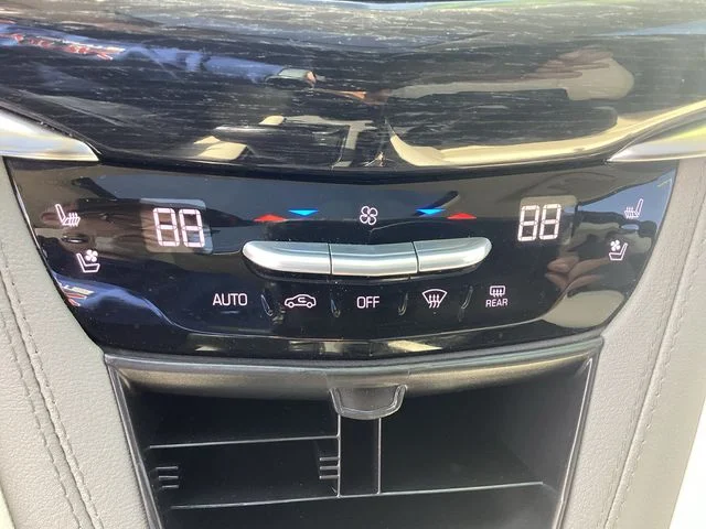 Used 2025 Emerald Cadillac Premium Luxury image 18