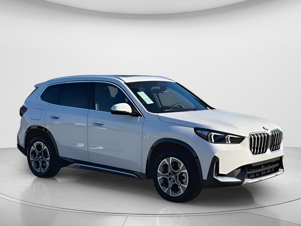 Certified Used 2026 Alpine White BMW xDrive28i image 4