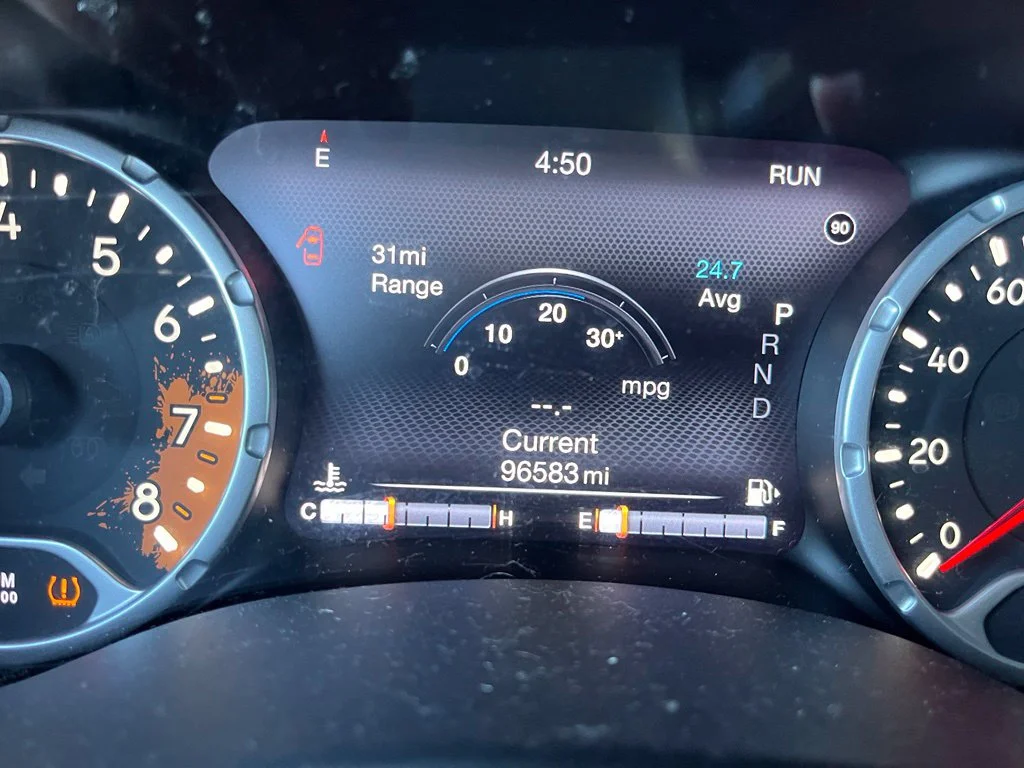 Used 2018 Red Jeep Trailhawk image 9