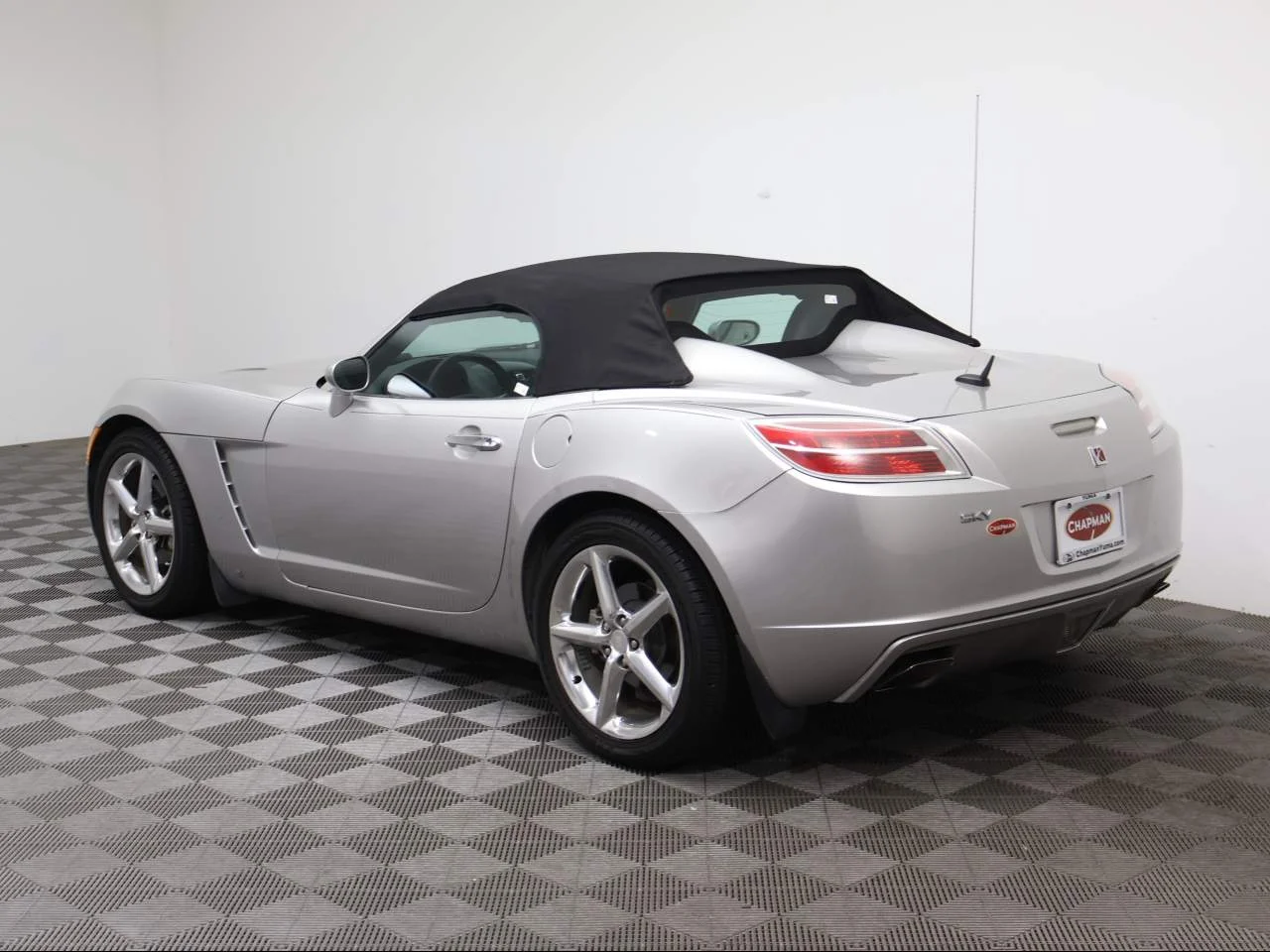 Used 2007 Silver Pearl Saturn  image 3