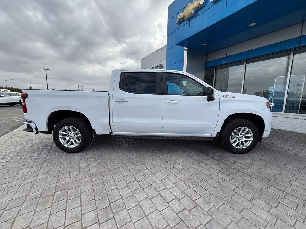 Used 2026 Summit White Chevrolet RST image 13