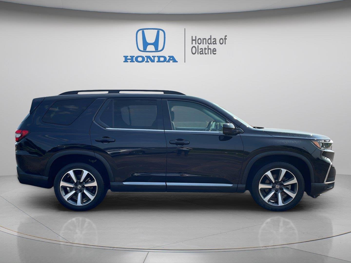Certified 2023 Honda Pilot Elite with VIN 5FNYG1H80PB053324 for sale in Kansas City