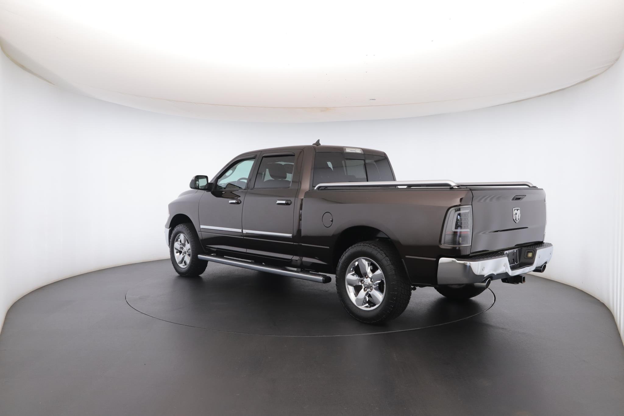 Used 2016 Luxury Brown Pearlcoat Ram 4WD Crew Cab 149 Big Horn image 25