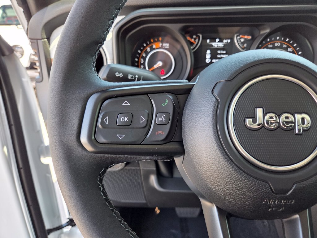 New 2026 Bright White Clear-Coat Exterior Paint Jeep Sport S image 19