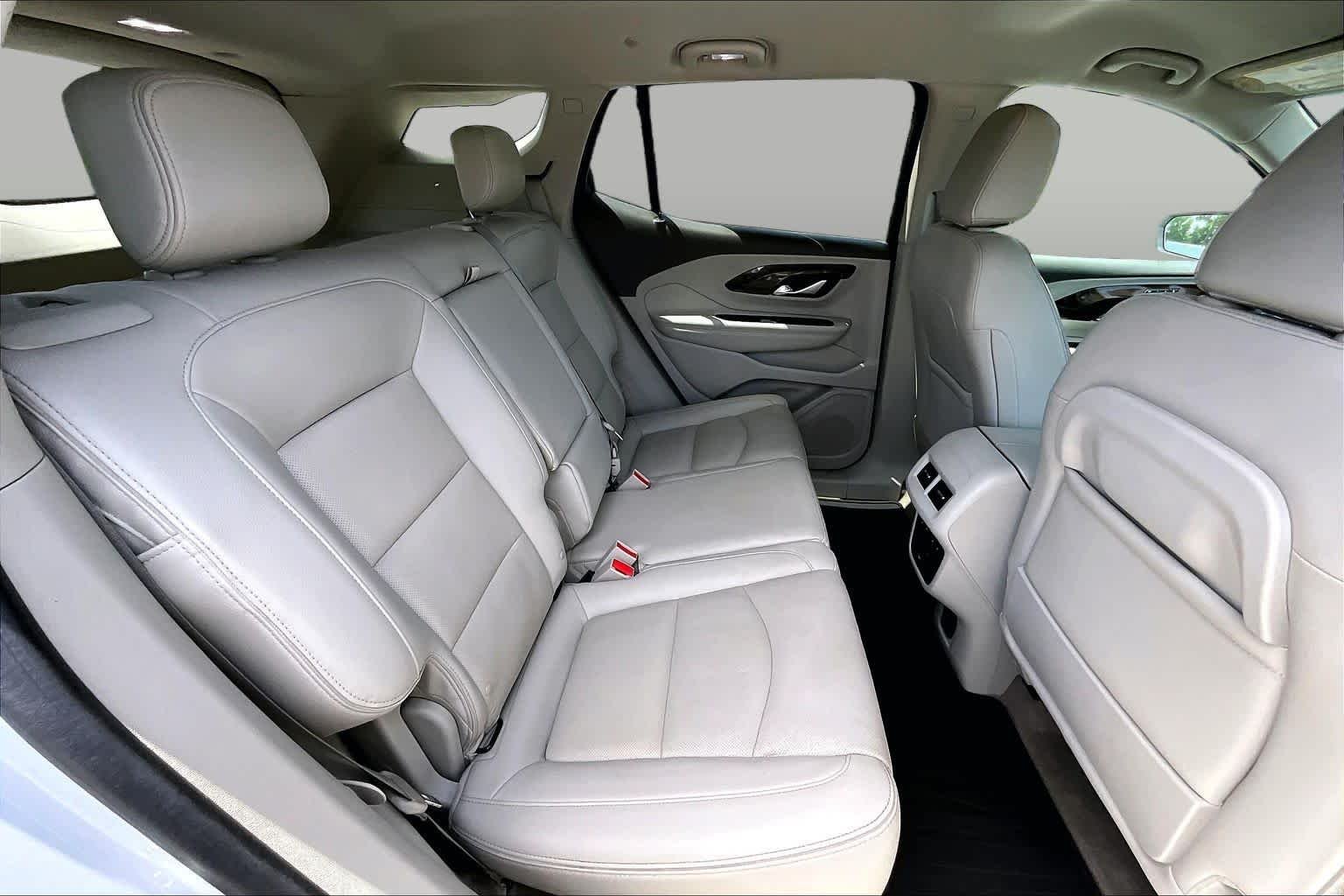 Used 2020 White Frost Tricoat GMC Denali image 20
