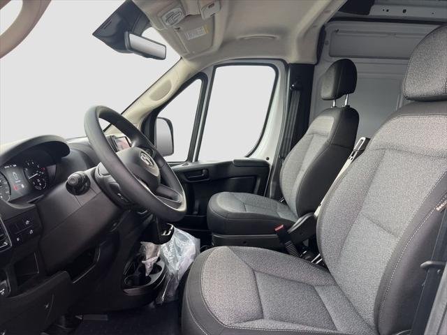 New 2026 Bright White Clearcoat RAM Tradesman image 9
