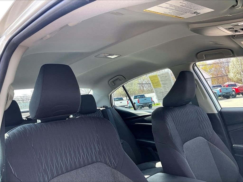 Used 2025 White Toyota LE image 22