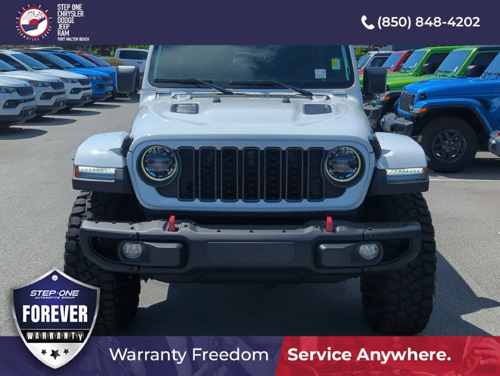 Used 2025 White Jeep Rubicon X image 9