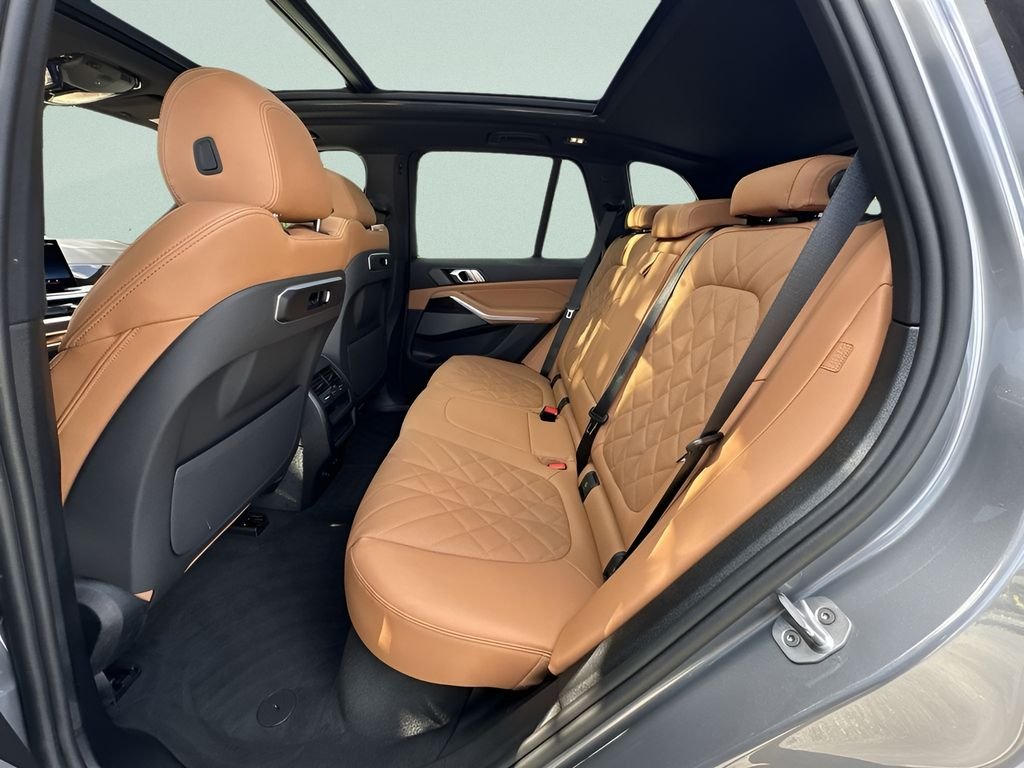 New 2026 Skyscraper Grey Metallic BMW sDrive40i image 27