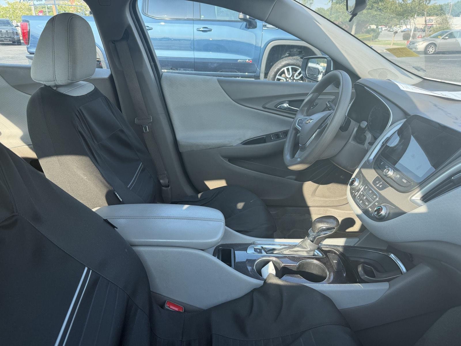 Used 2022 Summit White Chevrolet LT image 13