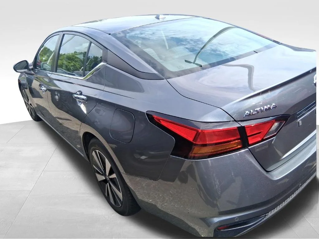 Used 2022 Gray Nissan 2.5 SV image 9