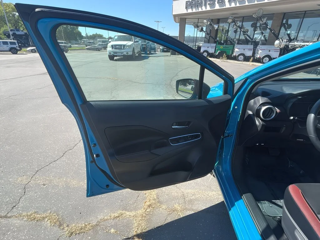 2025 Nissan Versa Sedan SR - Photo 16