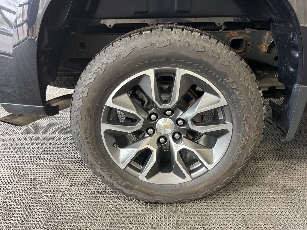 Used 2022 Gray Chevrolet LT image 19