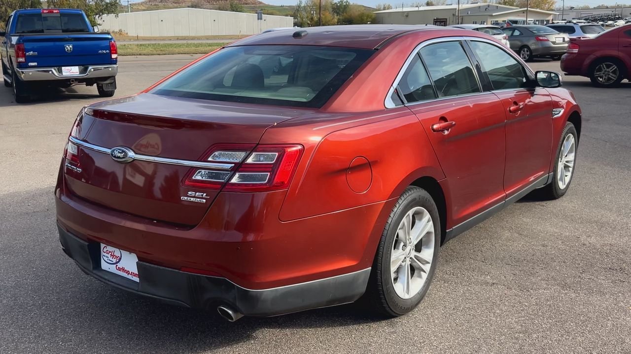 2014 Ford Taurus SEL photo 2