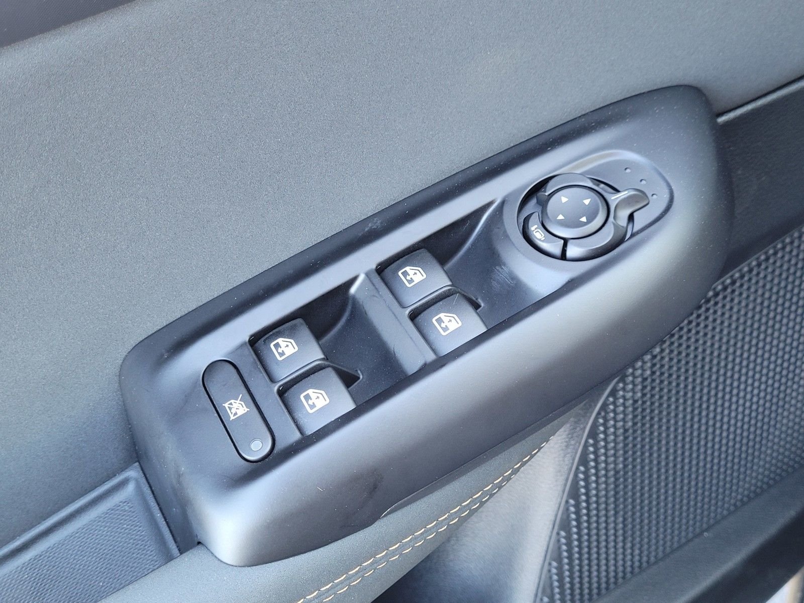 2025 Alfa Romeo Tonale Base - Photo 12