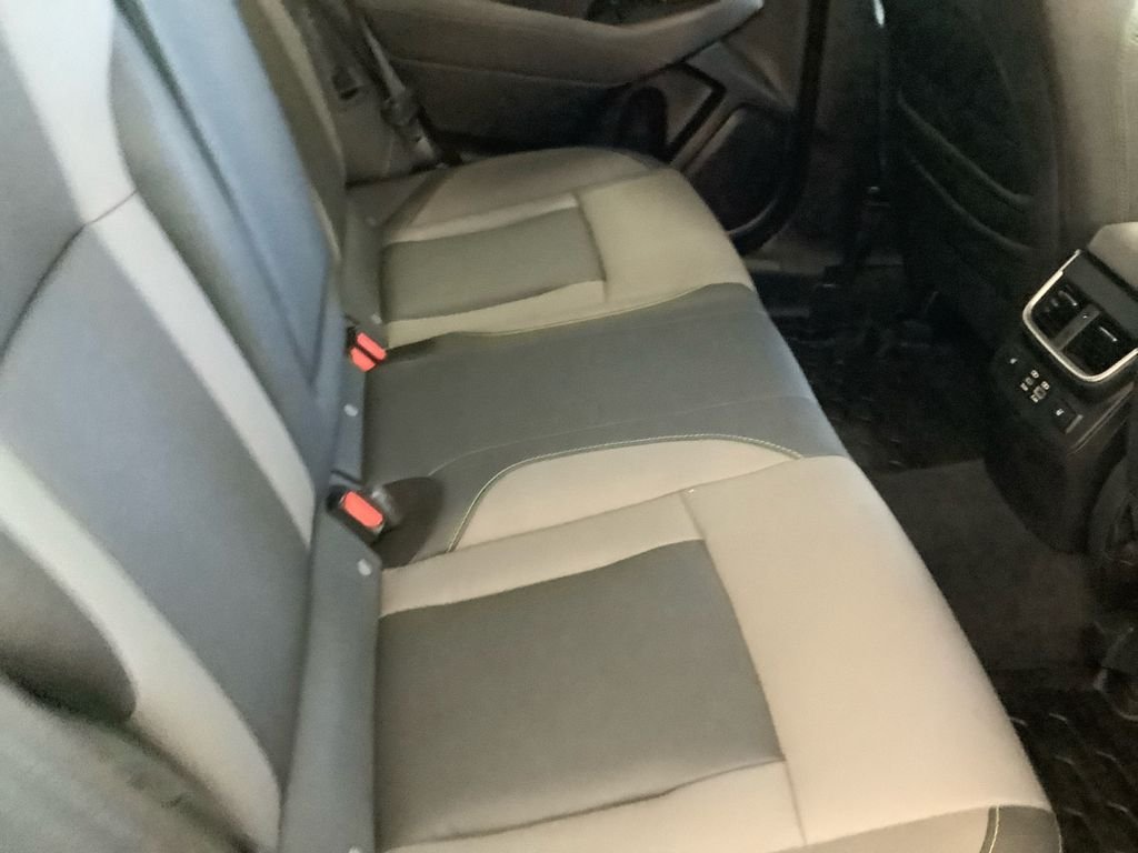 Used 2025 White Subaru Onyx Edition XT image 17