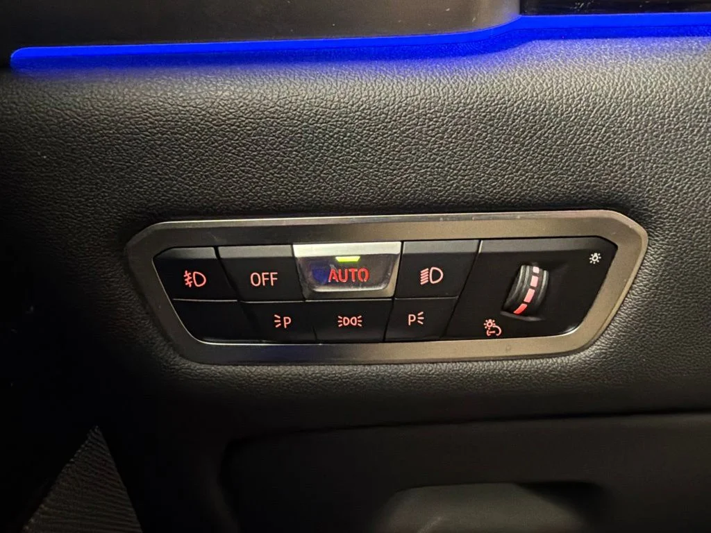 Used 2019 Black Sapphire Metallic BMW xDrive40i image 26