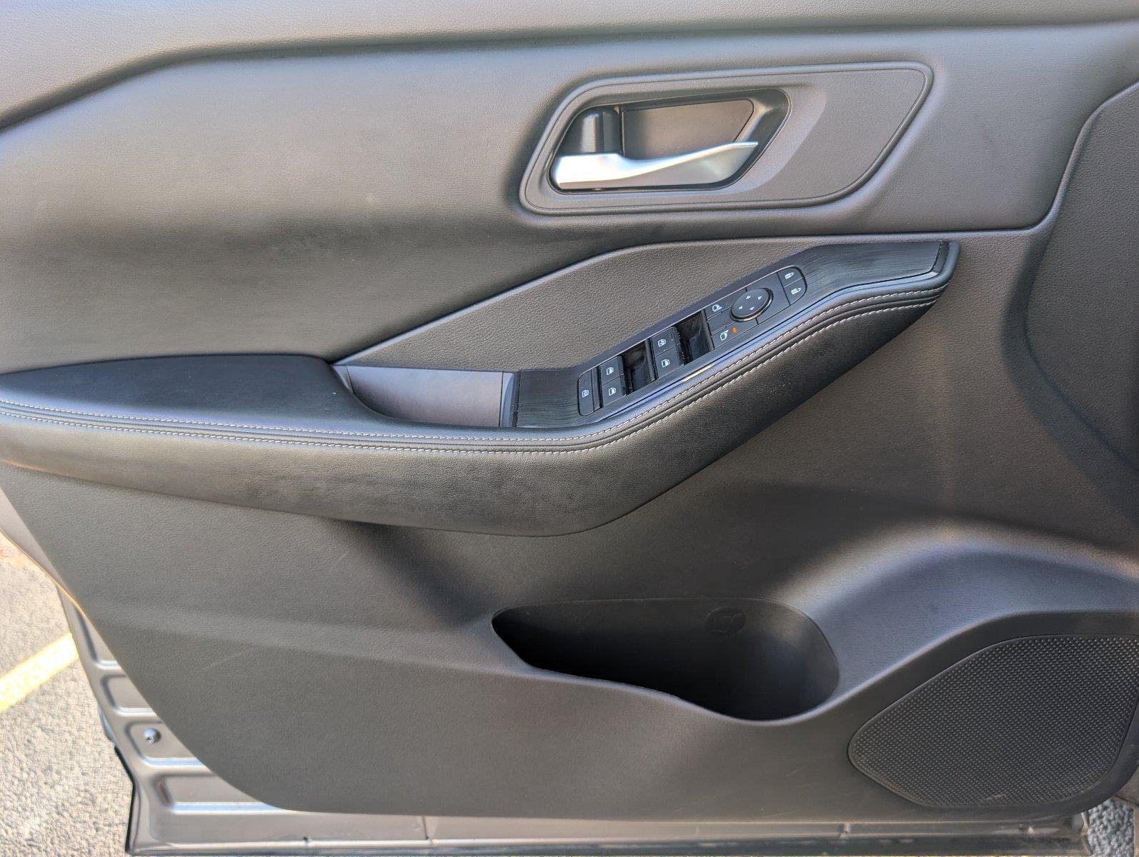 Used 2025 Gun Metallic Nissan SV image 18