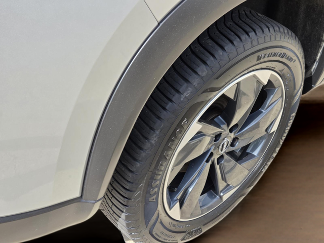 Used 2025 Silver Nissan SV image 31