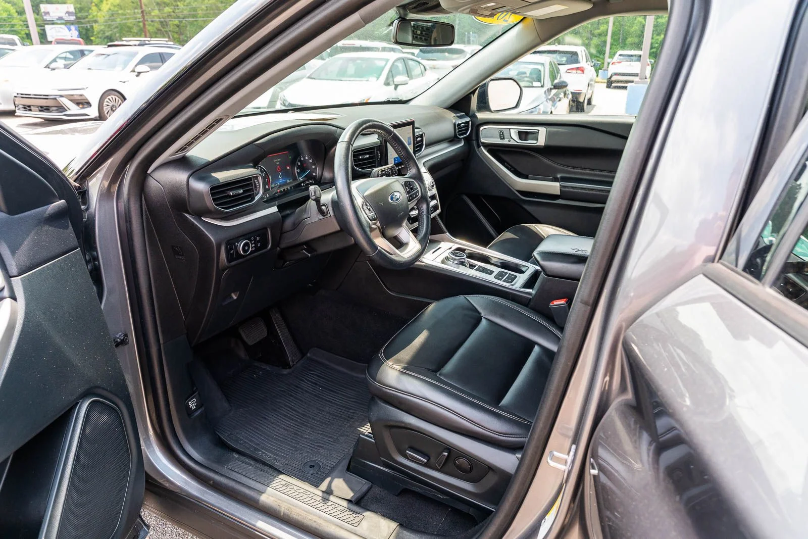 Used 2023 Gray Ford XLT image 17