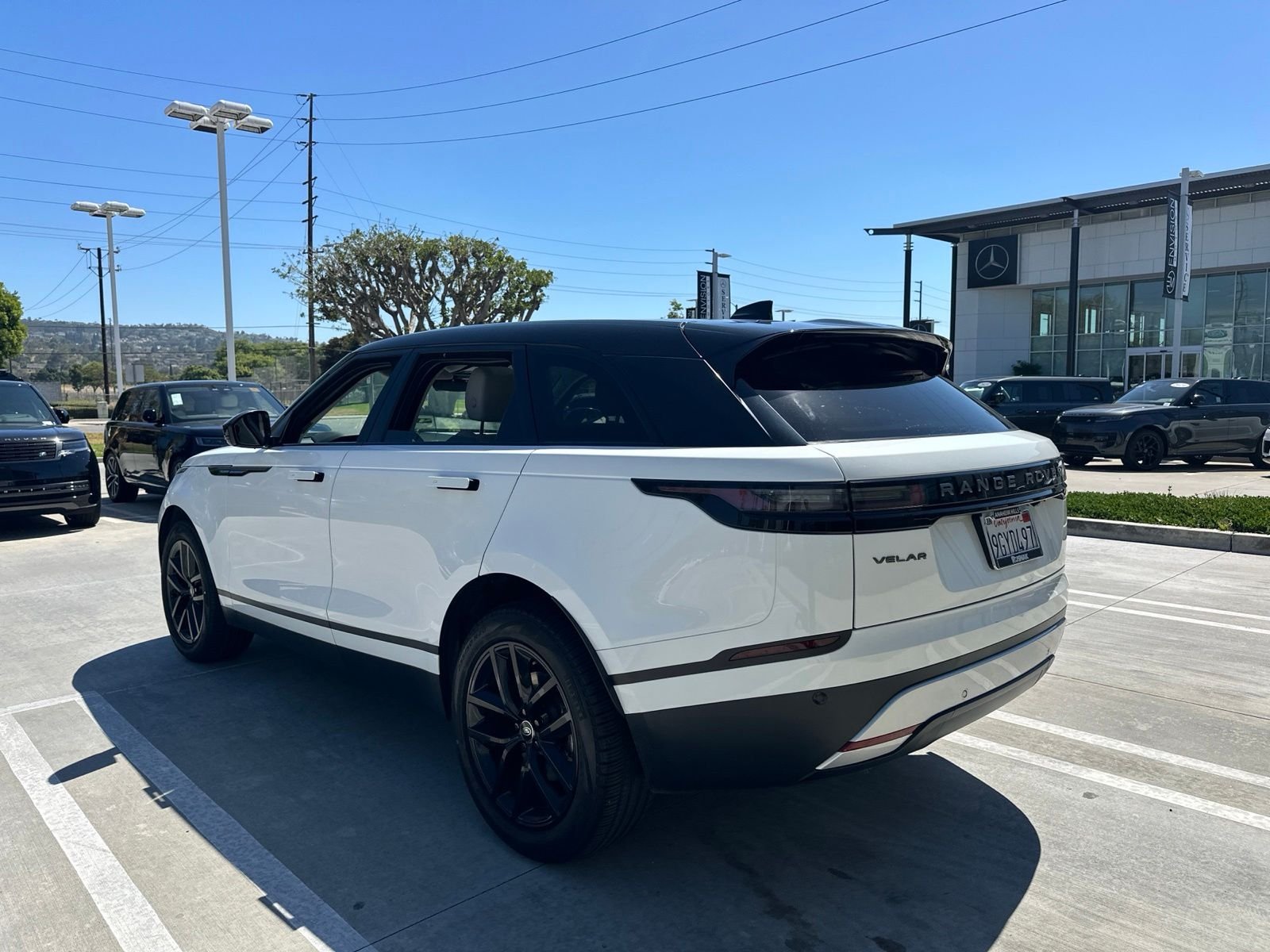 Certified Used 2024 Fuji White Land Rover S image 4