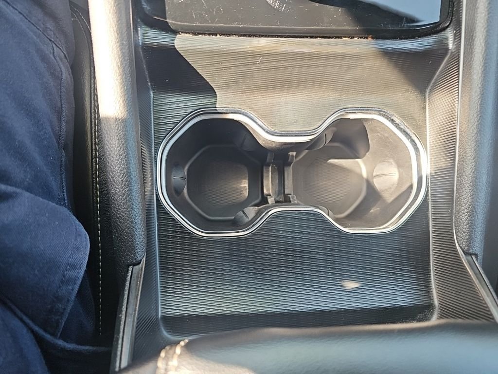 Used 2024 White/off-white Jeep Limited image 23
