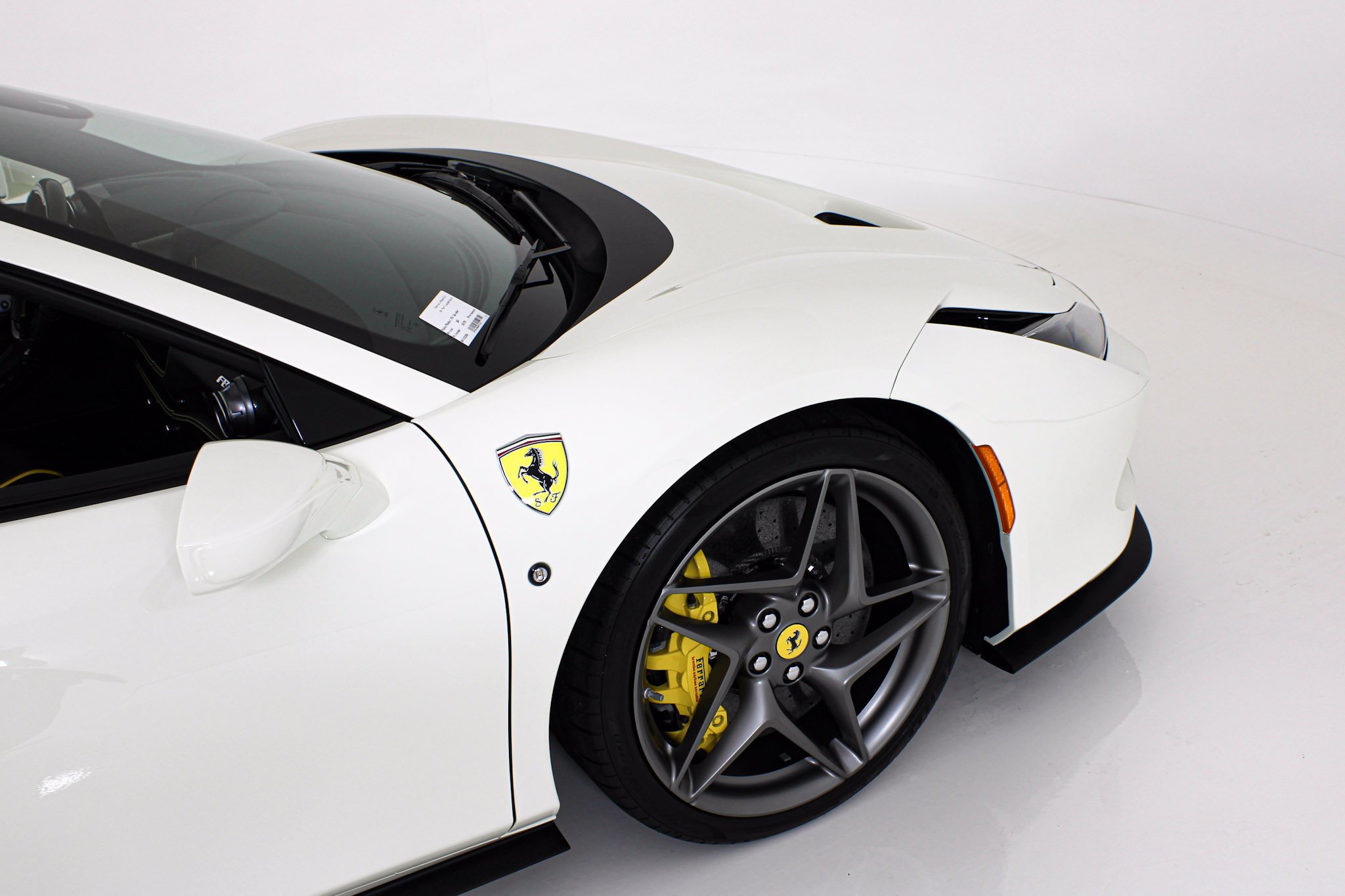 Used 2022 White Ferrari  image 16